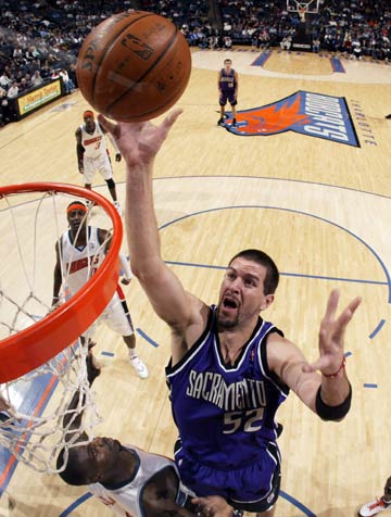 足球运动不 足球运动不